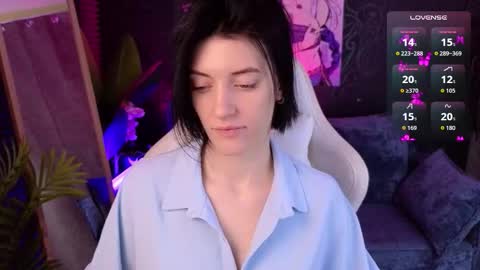 roxy_riot_ online show from 11/16/25, 01:55