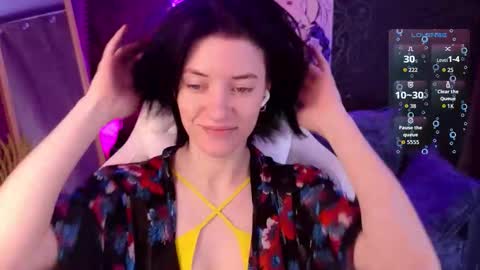 roxy_riot_ online show from 12/23/25, 01:36