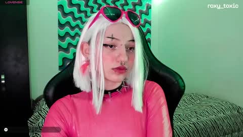 Roxy Independient model Help me to reach 50 thumbs up online show from 12/20/24, 02:41