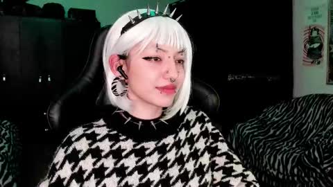 Roxy Independient model Help me to reach 50 thumbs up online show from 01/10/26, 02:02