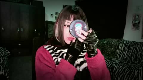 Roxy Independient model Help me to reach 50 thumbs up online show from 05/21/26, 12:28