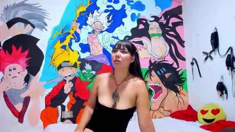 Snapshot of roxyandaron2 chatting on 10/02/25, 02:02 RoxyAron online show from 10/02/25, 02:02