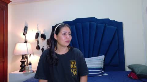Snapshot of roxyandaron2 chatting on 05/02/26, 01:54 RoxyAron online show from 05/02/26, 01:54