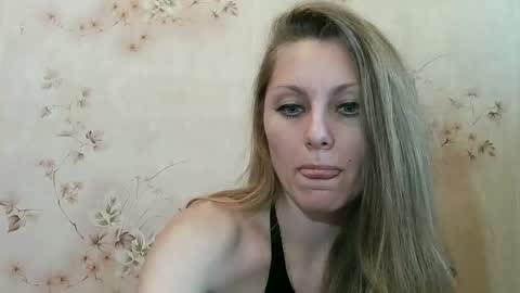 roxyfox18x01 online show from 02/11/26, 10:09