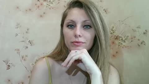 roxyfox18x01 online show from 02/15/26, 08:57