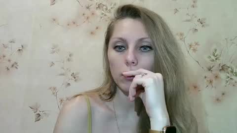 roxyfox18x01 online show from 02/17/26, 01:29