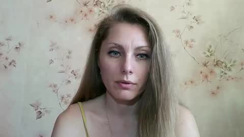 roxyfox18x01 online show from 03/15/26, 12:00