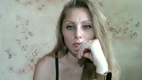 roxyfox18x01 online show from 06/30/26, 11:00