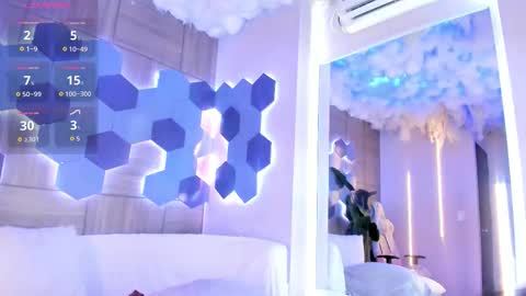    online show from 10/17/25, 07:38