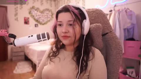 roxysuh online show from 04/16/26, 07:42