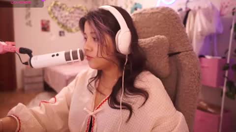 Snapshot of roxysuh chatting on 06/20/26, 12:08 roxysuh online show from 06/20/26, 12:08