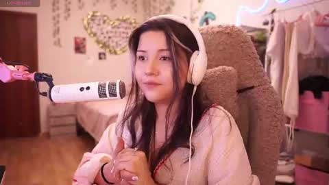 Snapshot of roxysuh chatting on 07/10/26, 08:29 roxysuh online show from 07/10/26, 08:29