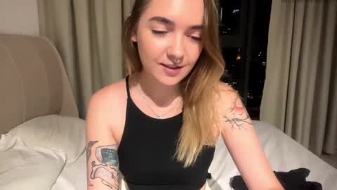 Roxy online show from 05/20/26, 02:45