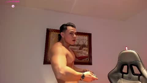 Snapshot of roy__constance chatting on 07/15/26, 04:07 Roy Constance online show from 07/15/26, 04:07