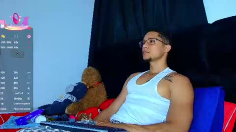 Snapshot of roy_barney chatting on 06/14/26, 09:17 ANTONIO online show from 06/14/26, 09:17