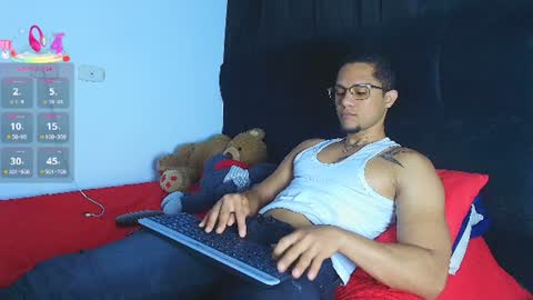 Snapshot of roy_barney chatting on 06/22/26, 05:43 ANTONIO online show from 06/22/26, 05:43