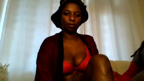 Snapshot of royal_petite10 chatting on 06/27/26, 11:15 kate online show from 06/27/26, 11:15