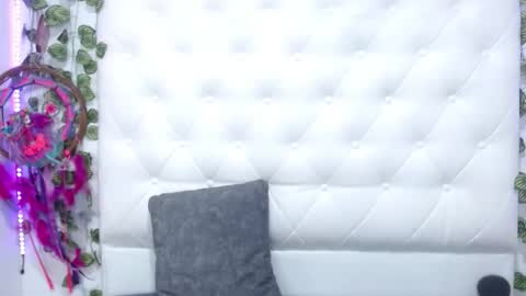 Bruna Royale  online show from 04/08/26, 03:23