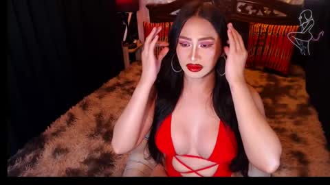 Snapshot of royalmaitresse chatting on 07/14/26, 05:01 EVA online show from 07/14/26, 05:01