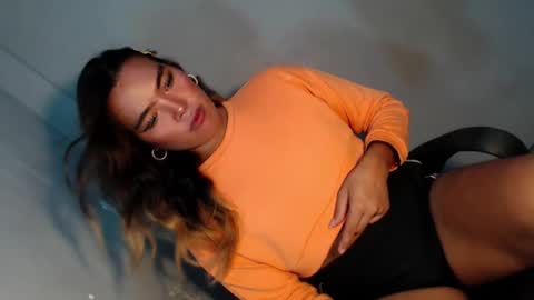 royaltymarcela6969 online show from 09/16/25, 04:35