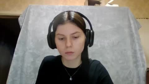 royalvelour online show from 06/17/26, 08:43