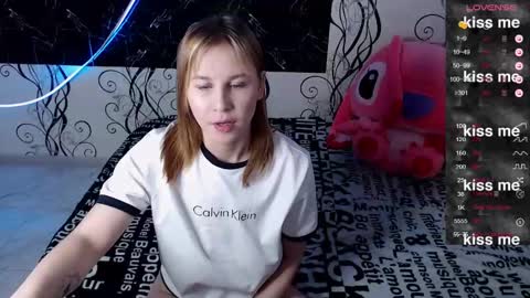 angela online show from 10/13/25, 07:41