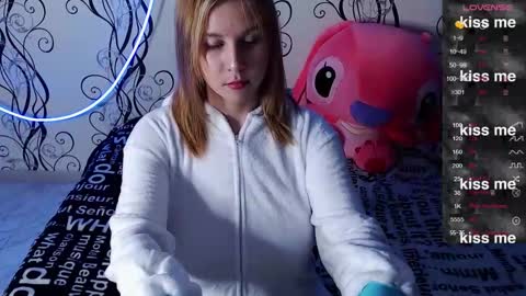 angela online show from 10/19/25, 03:34