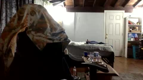 Snapshot of rp30 chatting on 10/22/25, 02:12 Richhancocc online show from 10/22/25, 02:12