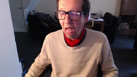 rubbertapper online show from 12/02/24, 01:24