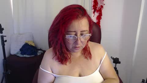 Snapshot of rubi_halliwey chatting on 02/18/26, 06:48 Rubi online show from 02/18/26, 06:48