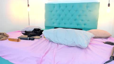 Snapshot of rubiroose chatting on 01/22/25, 11:53 Rubii online show from 01/22/25, 11:53