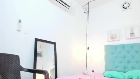 Snapshot of rubiroose chatting on 02/08/25, 11:02 Rubii online show from 02/08/25, 11:02