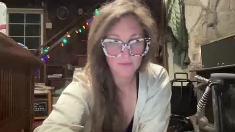 Snapshot of rubywavesback chatting on 12/04/25, 08:01 rubywavesback online show from 12/04/25, 08:01