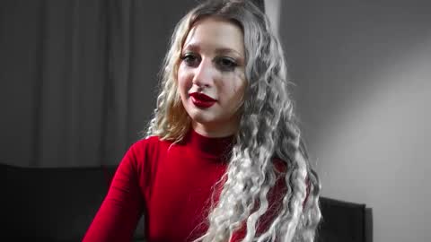 Mila online show from 10/31/25, 05:19