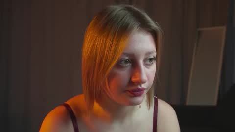 Mila online show from 11/28/25, 04:26