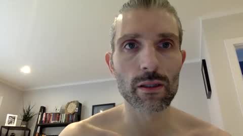 Snapshot of rugbymvp chatting on 01/14/25, 01:38 rugbymvp online show from 01/14/25, 01:38