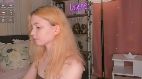 Snapshot of ruminelle chatting on 06/08/26, 11:32 Lilith online show from 06/08/26, 11:32