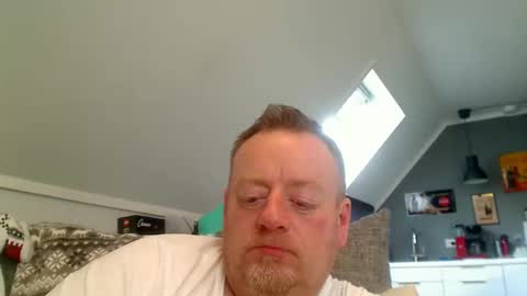 Snapshot of runepetter chatting on 02/12/25, 02:54 bignorwegian online show from 02/12/25, 02:54