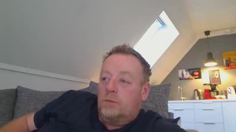 Snapshot of runepetter chatting on 10/14/25, 03:13 bignorwegian online show from 10/14/25, 03:13