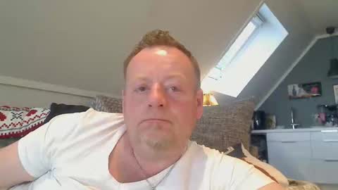 Snapshot of runepetter chatting on 05/23/26, 07:18 bignorwegian online show from 05/23/26, 07:18