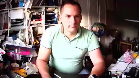 Snapshot of runner1978 chatting on 10/31/25, 07:42 runner1978 online show from 10/31/25, 07:42