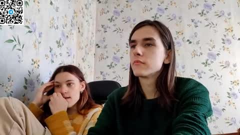 Snapshot of rusmedium chatting on 04/07/26, 07:09 Lisa and Vlad online show from 04/07/26, 07:09