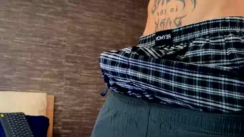  R U S S E L L  online show from 02/26/25, 02:36