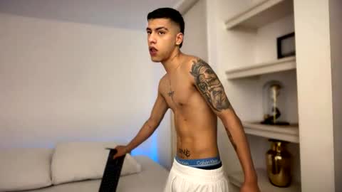  R U S S E L L  online show from 11/20/25, 10:37