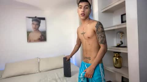  R U S S E L L  online show from 11/23/25, 11:26