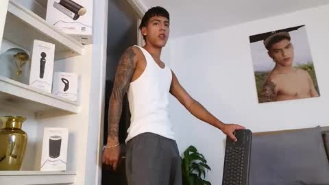  R U S S E L L  online show from 03/15/26, 11:22