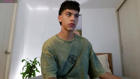  R U S S E L L  online show from 03/27/26, 03:23