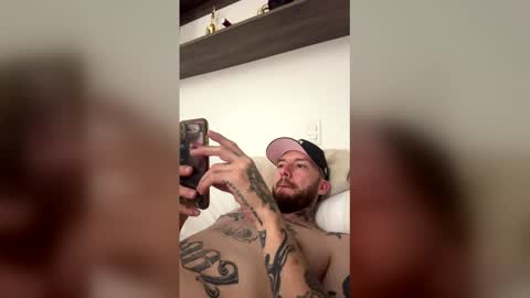 Snapshot of russo_fox chatting on 05/11/26, 04:40 russo_fox online show from 05/11/26, 04:40