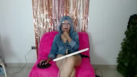 ruth_blue21 online show from 11/25/25, 01:49