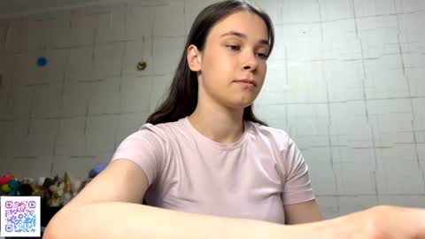 Snapshot of ruthhoward chatting on 06/30/26, 11:17 Mia online show from 06/30/26, 11:17